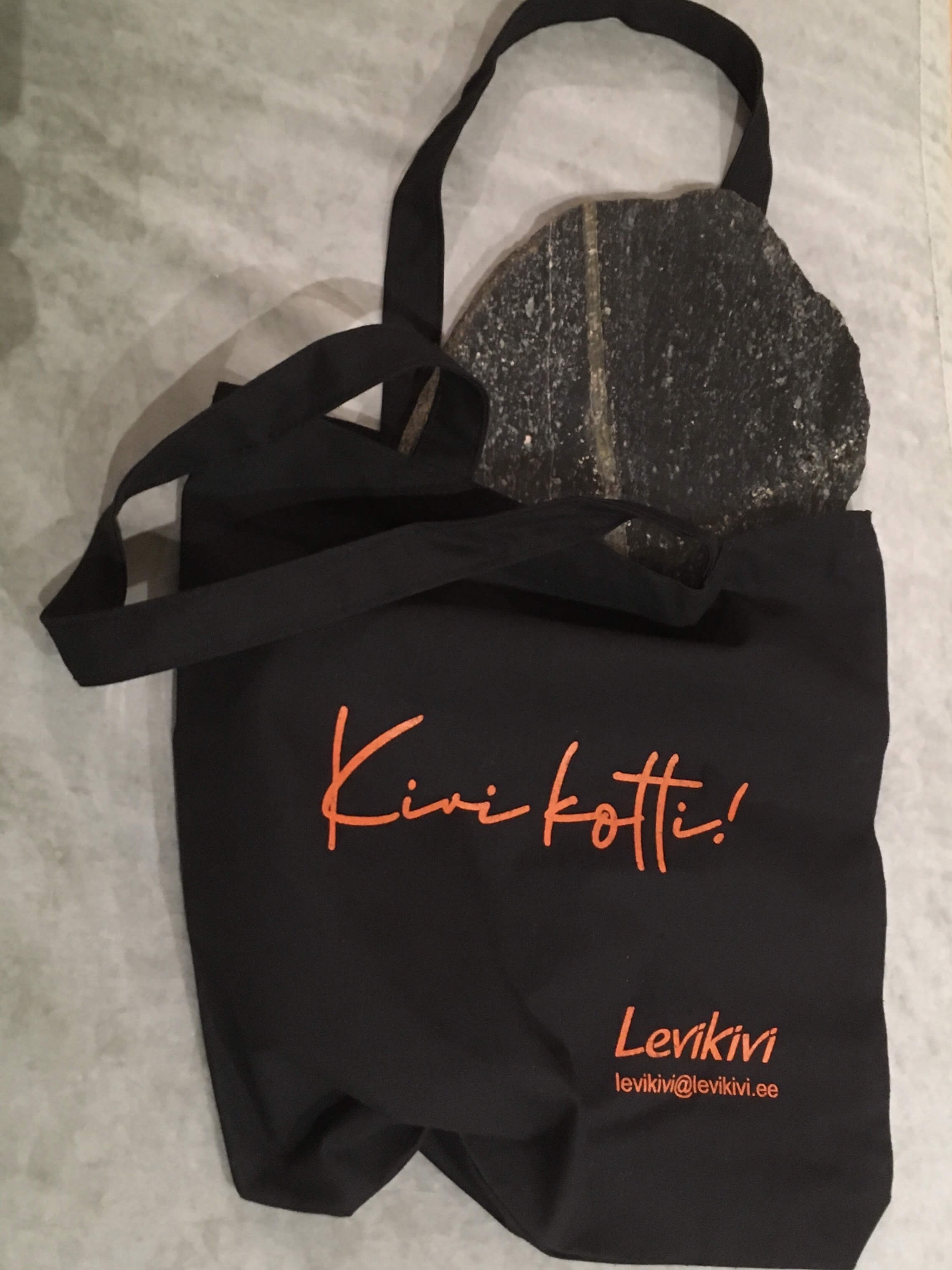 Kivi kotti kandekott ja kivialus